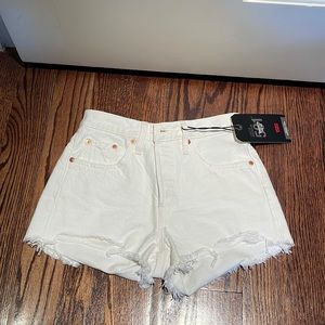 NWT LEVI 501 short!!